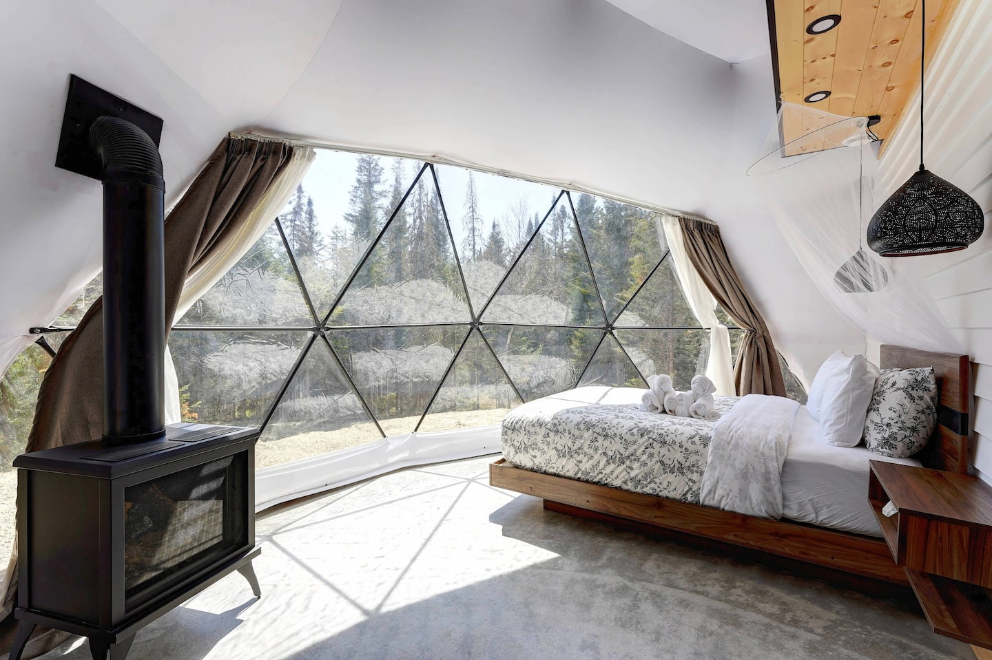 Geometric Window Bedroom Geometric Window Bedroom